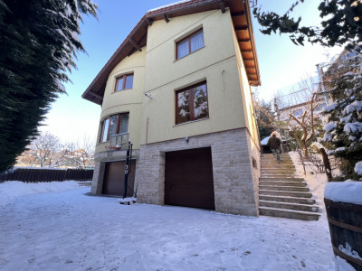 3 camere ,100 mp,Totul NOU, Curte , zona str.Ciresilor, Zorilor - UMF