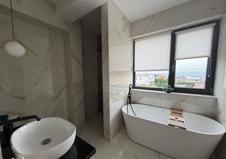 Vila cu  4 camere , 190 mp, curte, parcari , terasa , Iris Voronet