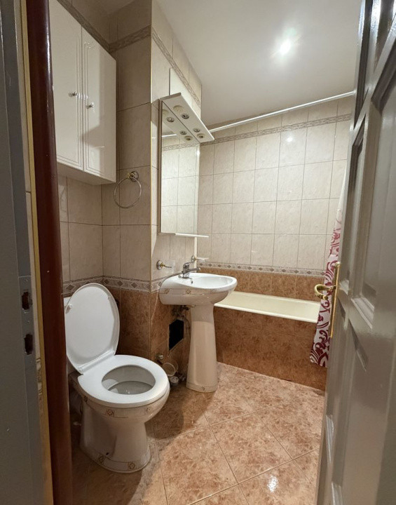 4 camere ,125 mp, 2 bai,   Str.dorobantilor, Marasti