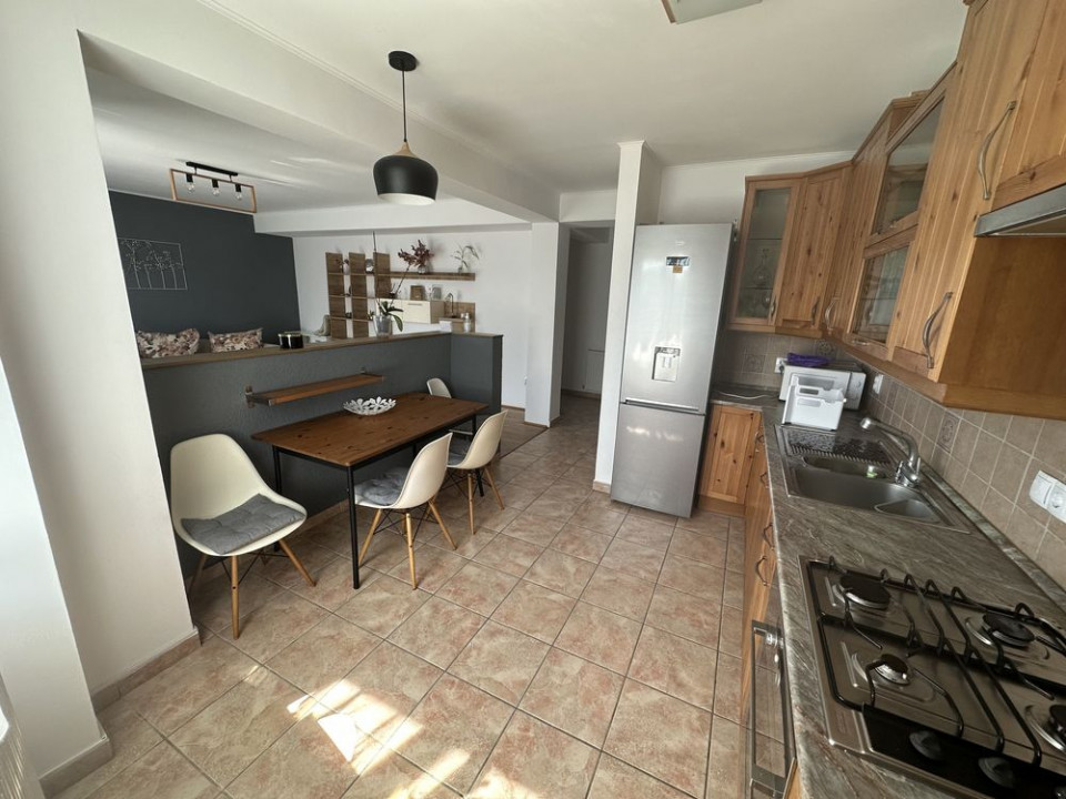 2 camere ,70 mp,  Garaj, Terasa ,Andrei Muresanu , str.Trifoiului 