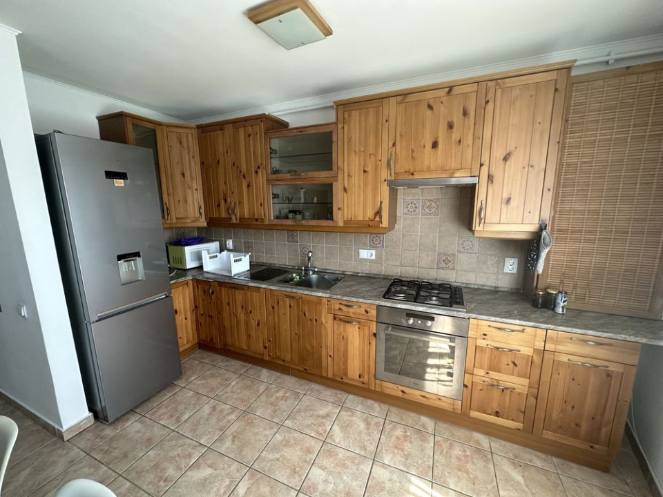 2 camere ,70 mp,  Garaj, Terasa ,Andrei Muresanu , str.Trifoiului 