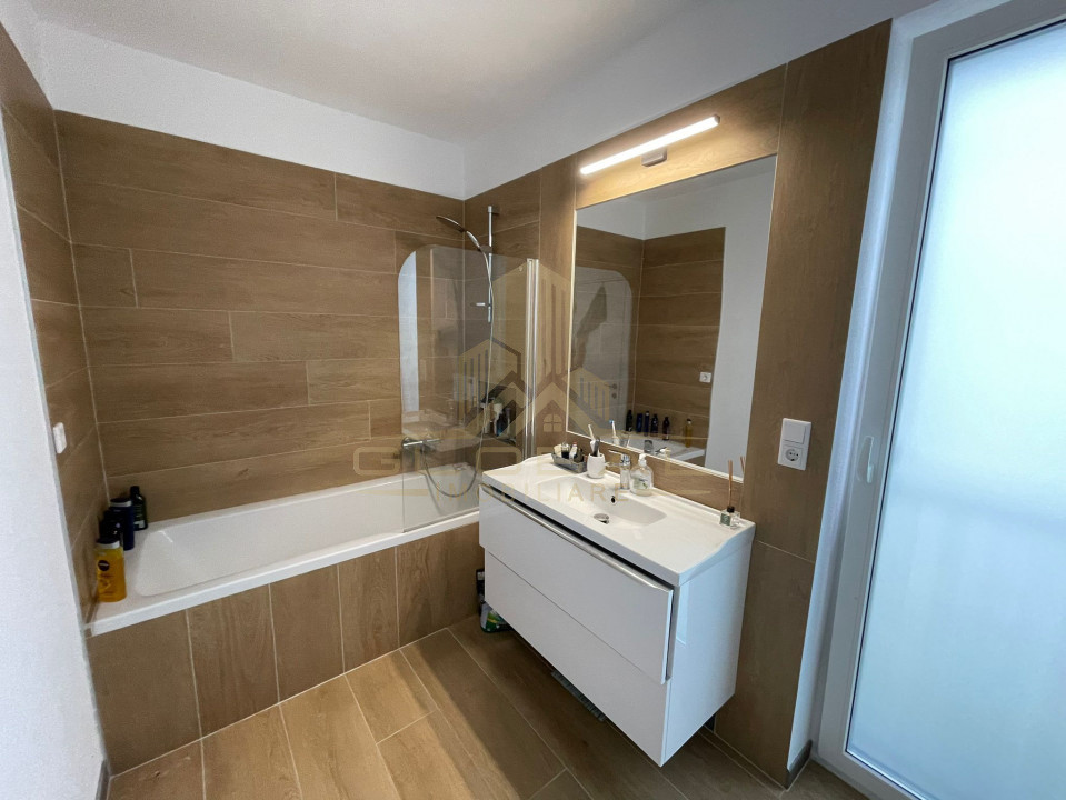 4 camere, Garaj , Terasa, Nuo, Europa / Eugen Ionesco