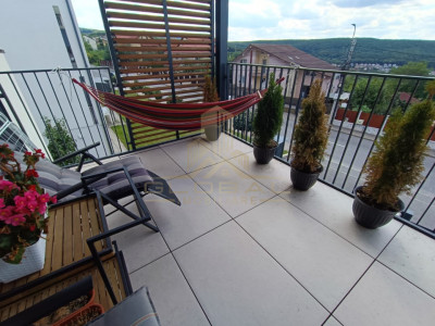 4 camere, Garaj , Terasa, Nuo, Europa / Eugen Ionesco