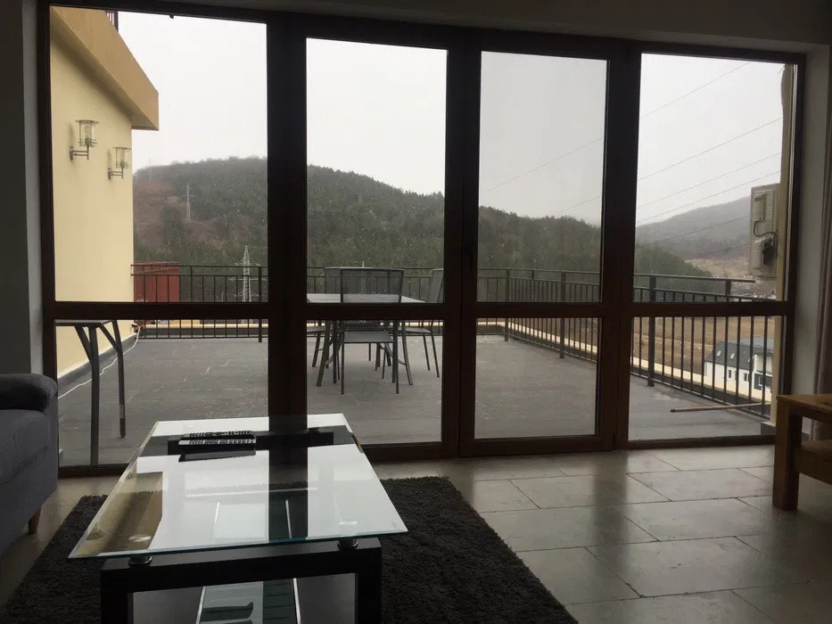 3 camere , 70 mp, 40mp terasa, parcare, Valea garbaului, VIVO