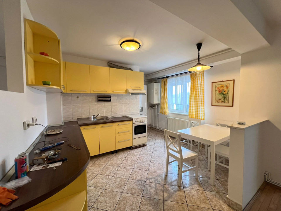 4 camere , 115 mp, 3 balcoane, terasa, str.Dorobantilor , Marasti