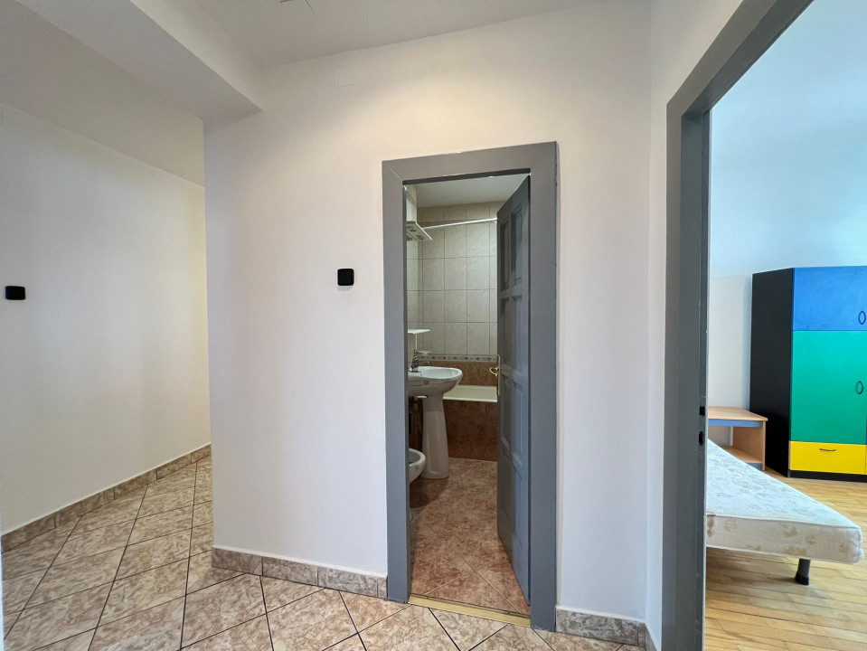 4 camere , 115 mp, 3 balcoane, terasa, str.Dorobantilor , Marasti