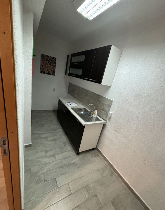 2 camere ,decomandat, 37 mp , parcare, zona Str.rovine, Gara