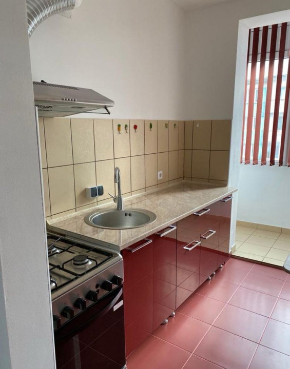 2 camere ,decomandat, 55 mp , P-ta Mihai Viteazu , Centru