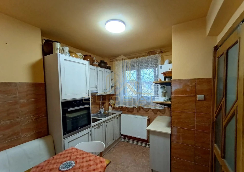 2 camere ,decomandat, 48 mp,  terasa, Semicentral , Str. Horea