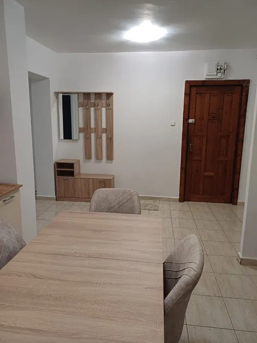 2 camere ,decomandat, 52 mp . Bulevardul 21 Decembrie 1989, Marasti