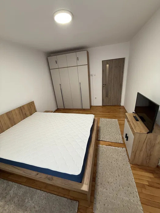 2 camere ,decomandat, 54 mp,  terasa, zona Marasti