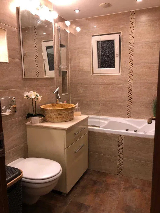 3 camere , 60 mp, 1 parcare , ,Intre Lacuri , zona str.Nirajului 