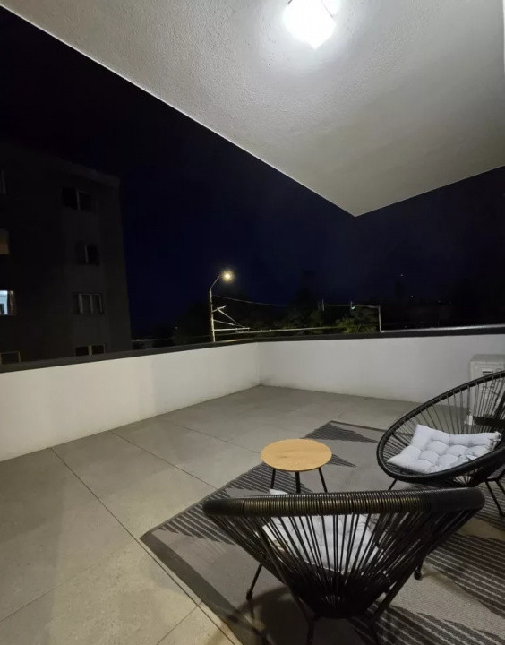 2 camere ,50 mp, decomandat , LUX , 1 parcare , terasa ,Gheorgheni .