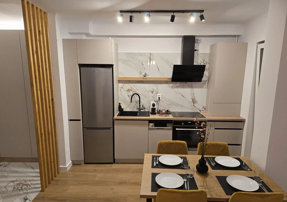 2 camere ,50 mp, decomandat , LUX , 1 parcare , terasa ,Gheorgheni .