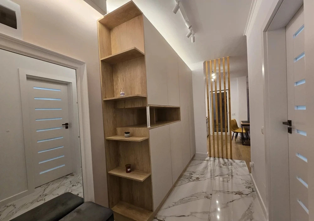 2 camere ,50 mp, decomandat , LUX , 1 parcare , terasa ,Gheorgheni .