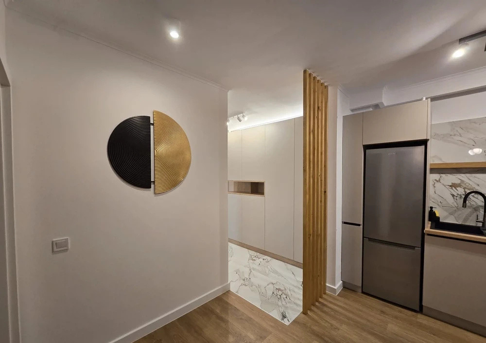 2 camere ,50 mp, decomandat , LUX , 1 parcare , terasa ,Gheorgheni .