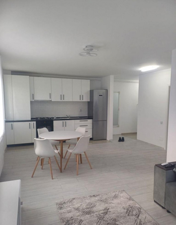 2 camere , decomandat , 52 mp, 1 parcare , terasa , str.Calea Baciului