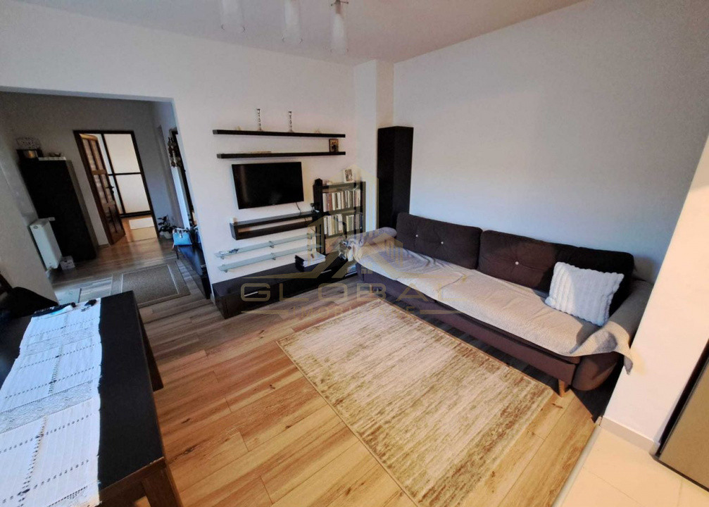 2 camere ,decomandat , 47 mp , parcare, Str.Campului -  Sopor