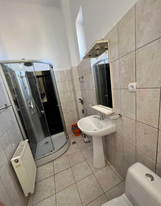 2 camere ,decomandat, 40 mp, scara interioara, zona str.Gheorghe Sincai , Centru
