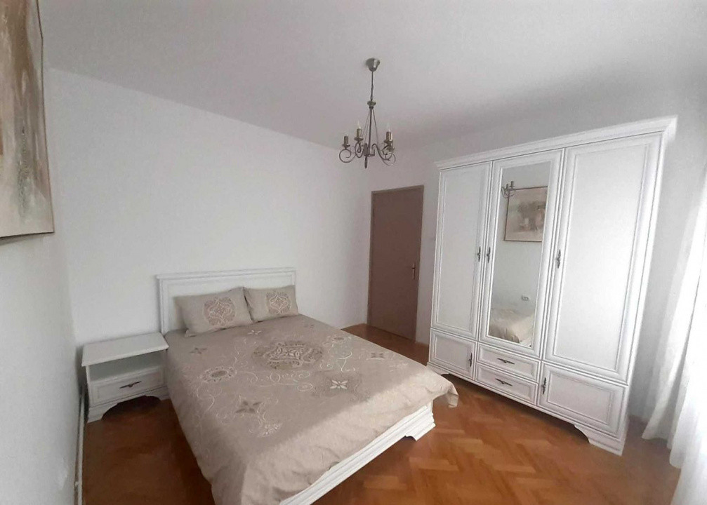 3 camere ,decomandat, 86 mp, balcon, parcare, zona str.A. Muscel , A. Muresanu