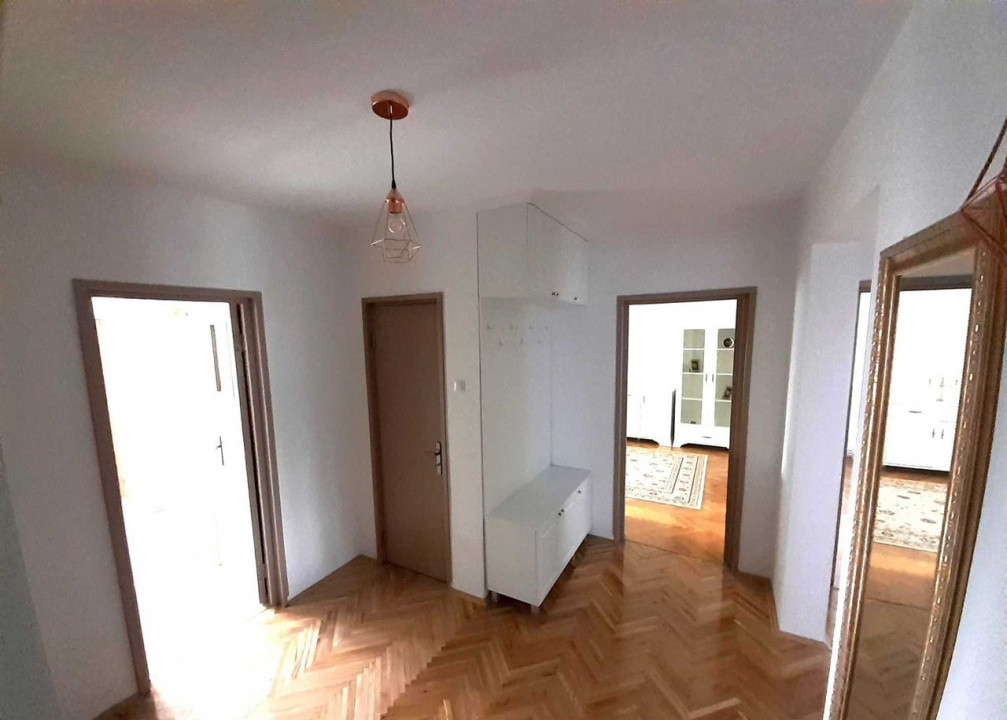 3 camere ,decomandat, 86 mp, balcon, parcare, zona str.A. Muscel , A. Muresanu