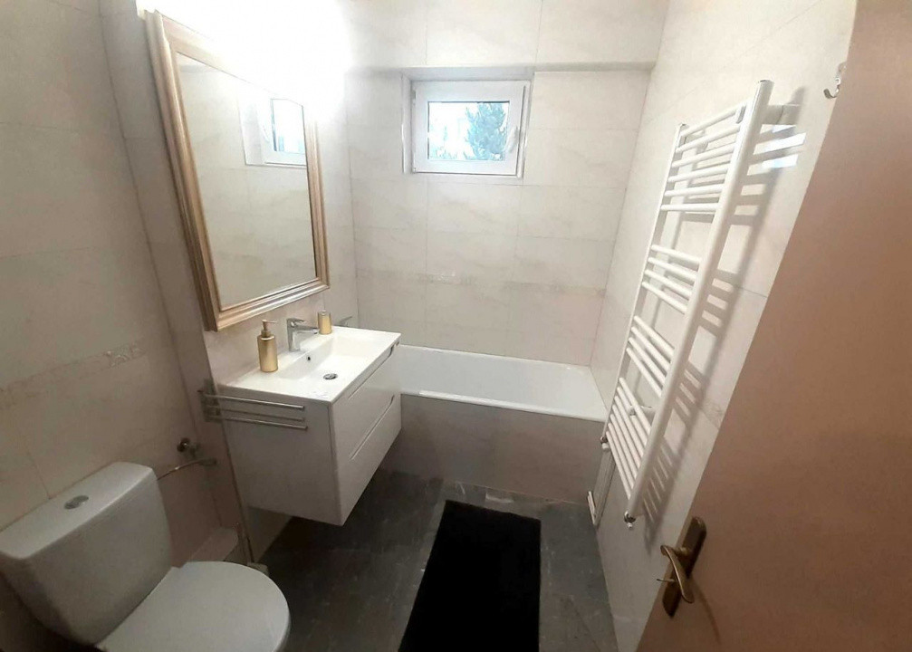 3 camere ,decomandat, 86 mp, balcon, parcare, zona str.A. Muscel , A. Muresanu