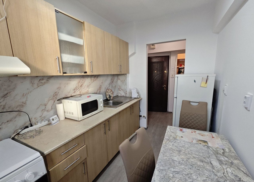 2 camere ,decomandat, 43 mp, zona Gheorgheni.