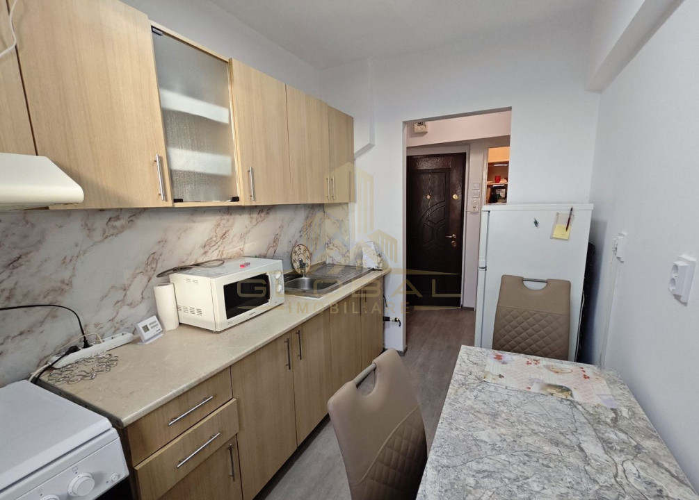 2 camere ,decomandat, 43 mp, zona Gheorgheni.