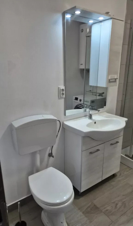 3 camere ,decomandat, 65 mp , parcare, terasa ,  Gheorgheni.