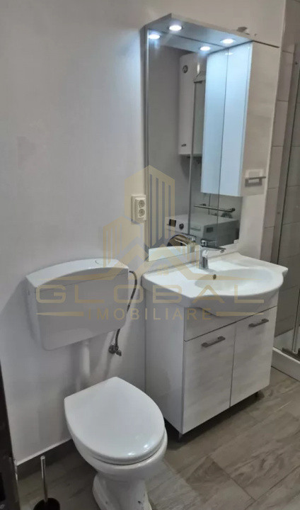 3 camere ,decomandat, 65 mp , parcare, terasa ,  Gheorgheni.