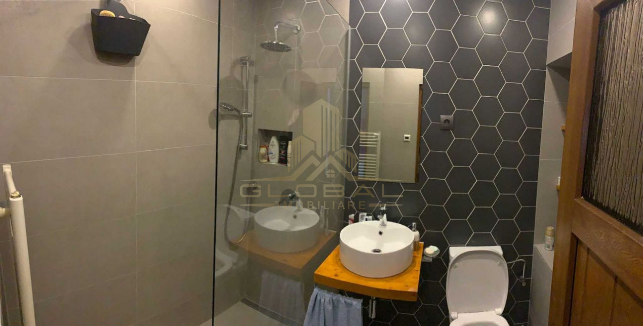 2 camere ,decomandat, 65 mp,  parcare , Gheorgheni , Str Bistritei .