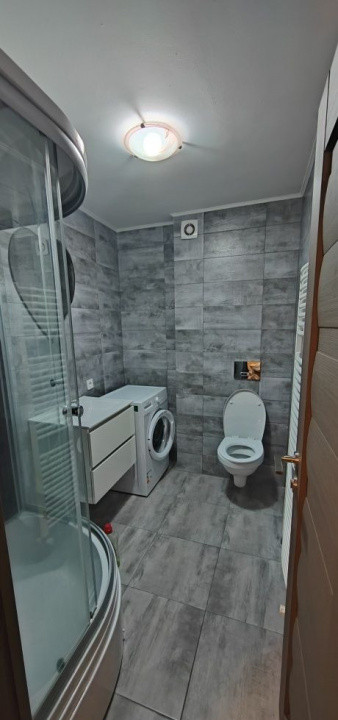 2 camere ,decomandat, 44 mp, parcare , zona Marasti.