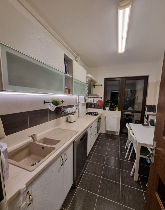 3 camere ,decomandat, 74 mp,  terasa, Dorobantilor, Marasti