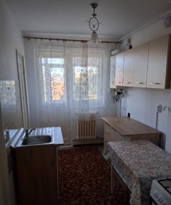 2 camere ,decomandat, 51 mp, 1 parcare,  zona Gheorgheni.