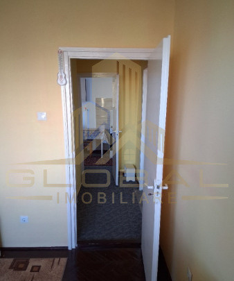 2 camere ,decomandat, 51 mp, 1 parcare,  zona Gheorgheni.