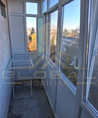 2 camere ,decomandat, 51 mp, 1 parcare,  zona Gheorgheni.