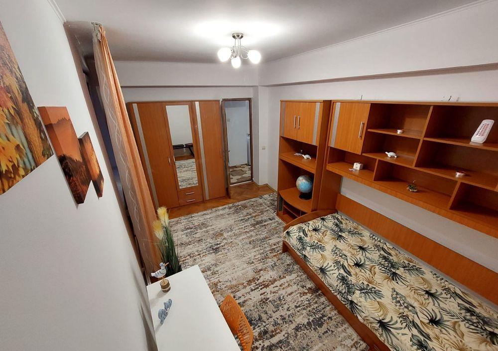 2 camere ,decomandat, 53 mp, parcare, Str. Rodnei , Marasti