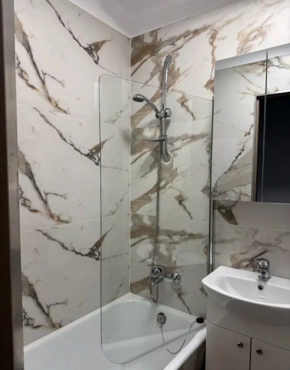 2 camere , 36 mp LUX ,  parcare , Str.Busteni , Gheorgheni .