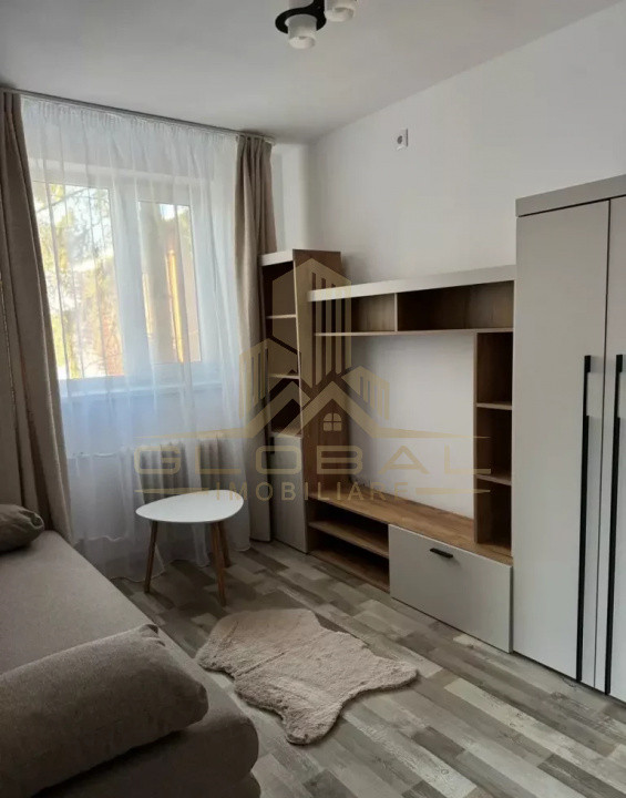 2 camere , 36 mp LUX ,  parcare , Str.Busteni , Gheorgheni .