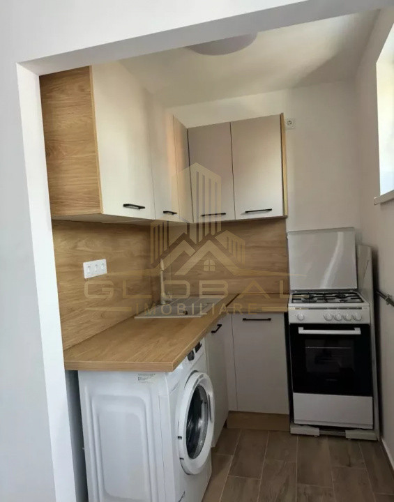 2 camere , 36 mp LUX ,  parcare , Str.Busteni , Gheorgheni .