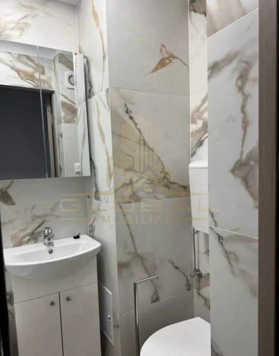 2 camere , 36 mp LUX ,  parcare , Str.Busteni , Gheorgheni .