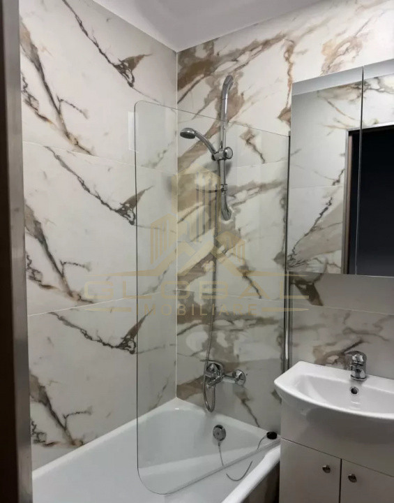 2 camere , 36 mp LUX ,  parcare , Str.Busteni , Gheorgheni .