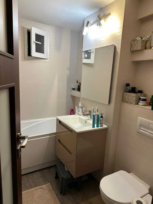 3 camere ,decomandat, 70 mp, balcon, parcare, zona Umf Zorilor