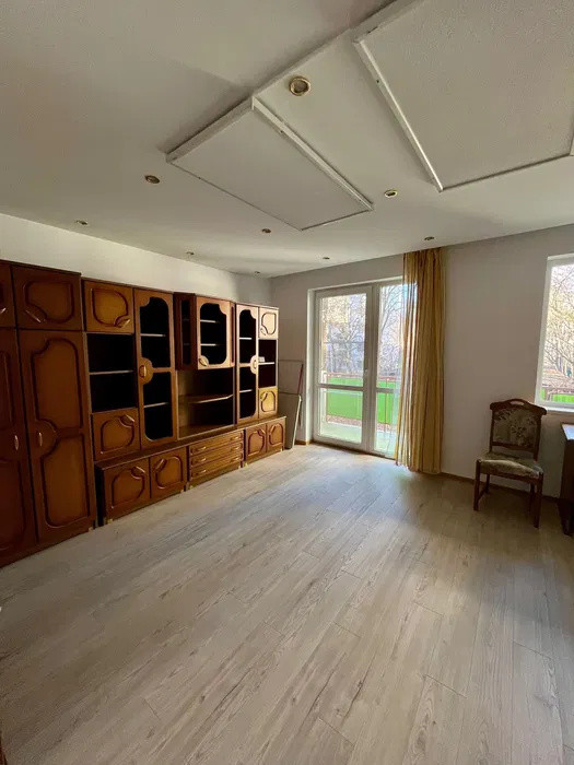 3 camere ,decomandat, 108 mp, balcon,, zona str.Plopilor, Plopilor