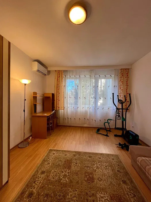 3 camere ,decomandat, 108 mp, balcon,, zona str.Plopilor, Plopilor