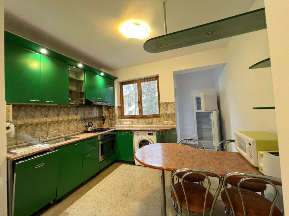 3 camere ,decomandat, 108 mp, balcon,, zona str.Plopilor, Plopilor