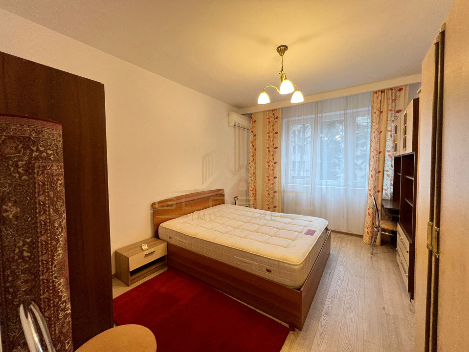 3 camere ,decomandat, 108 mp, balcon,, zona str.Plopilor, Plopilor