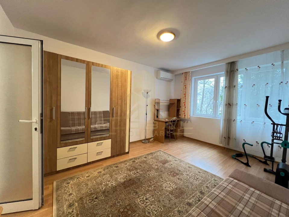 3 camere ,decomandat, 108 mp, balcon,, zona str.Plopilor, Plopilor