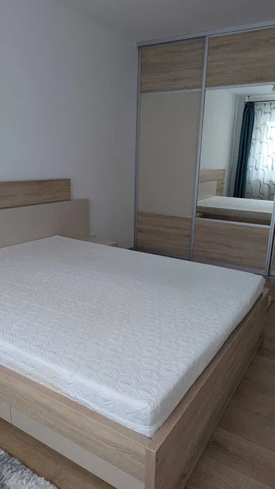 2, camere , decomandat ,53 mp , parcare , terasa  zona Iris .