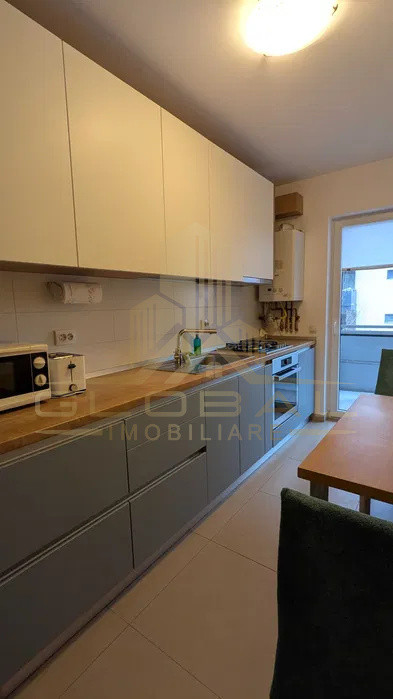 2, camere , decomandat ,53 mp , parcare , terasa  zona Iris .